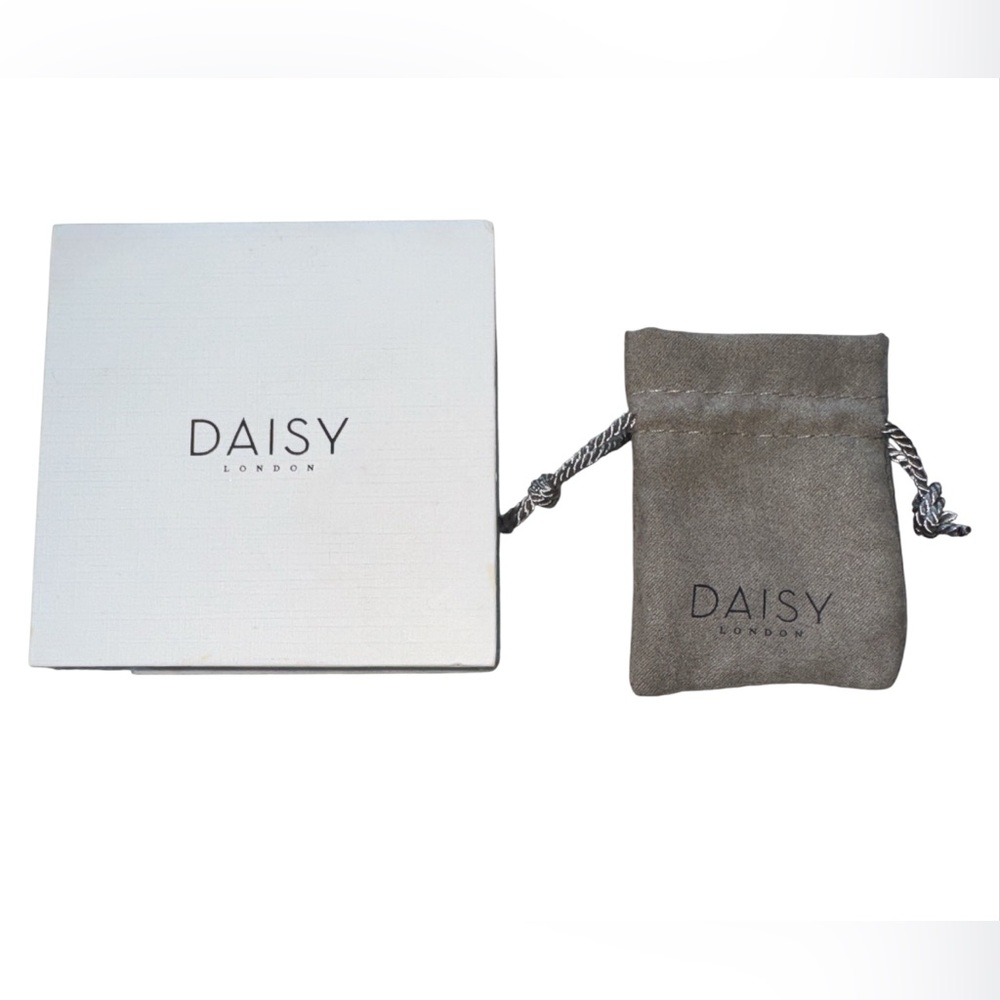 Daisy London Jewelry Box & Mini Taupe Drawstring Pouch โ Packaging Only